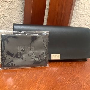 🔹Hugo Boss Black Sunglasses /  Eyeglasses Case With Lens Cloth..